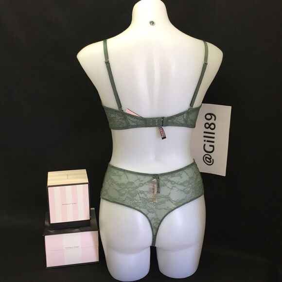 Victoria’s Secret Very sexy Unlined plunge - Picture 6 of 6